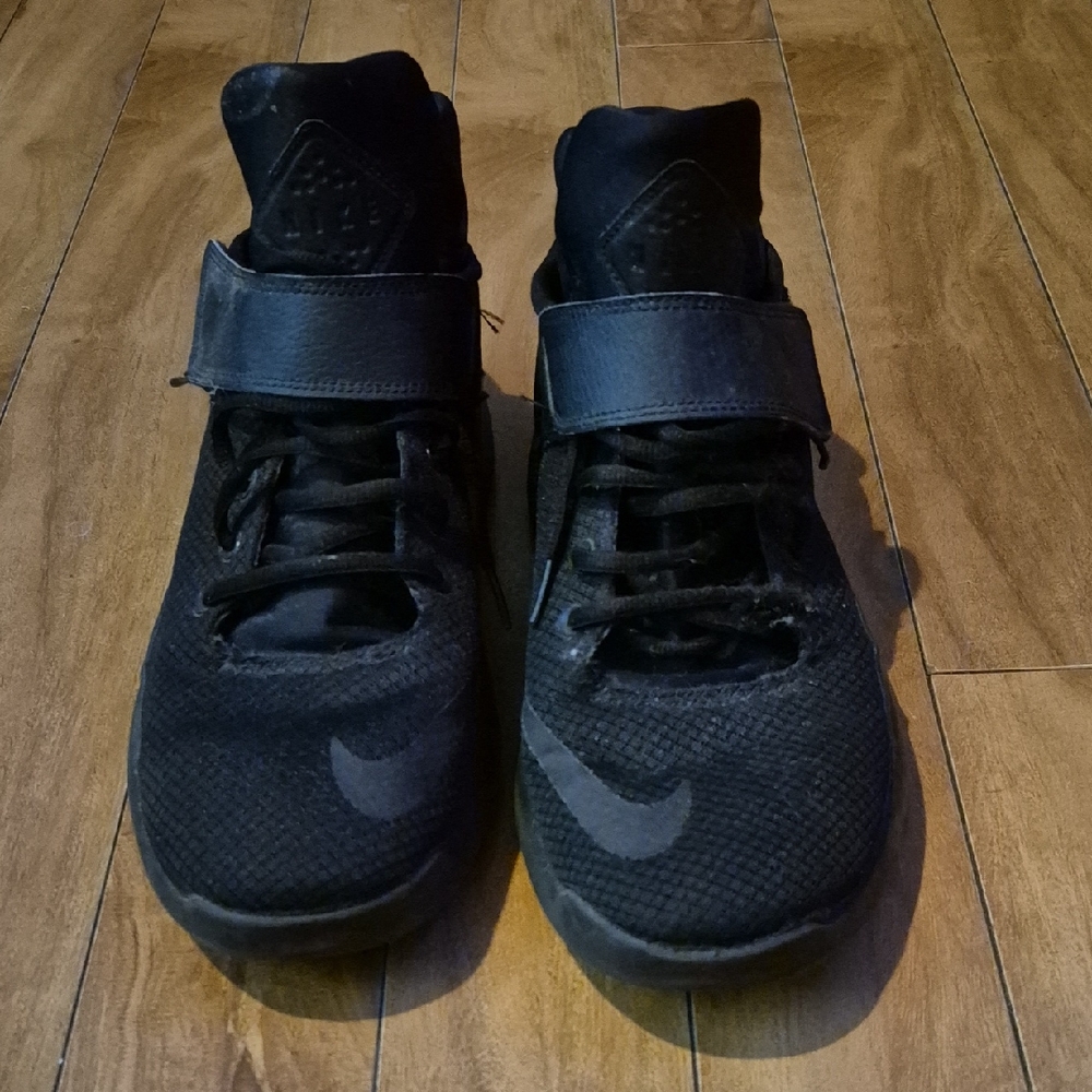 Nike Black Sneakers